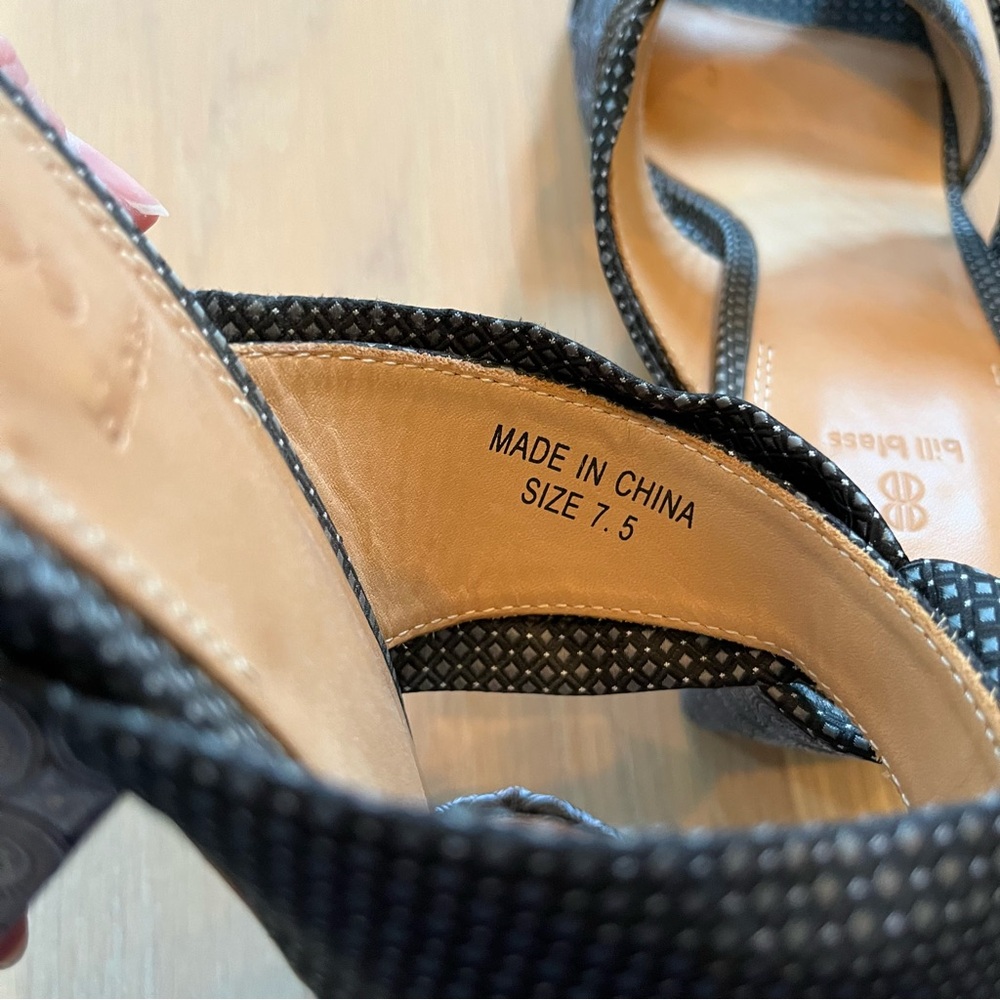 Bill Blass Sandals - Picture 5 of 5